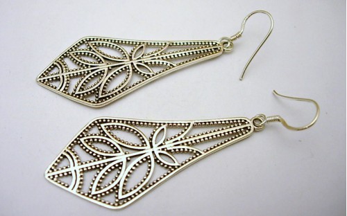 Boucles d'oreilles argent massif.