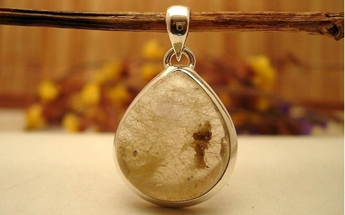 Pendentif en argent et Quartz rutile.